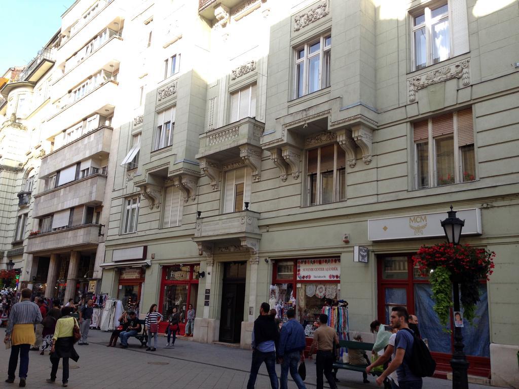 Family Buddha Apartment Budapest Exterior photo